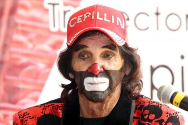 “Cepillín”, de payasito de la tele a exhibicionista