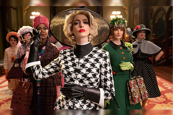 Anne Hathaway se disculpa por ofender a personas discapacitadas con “la Gran Bruja”