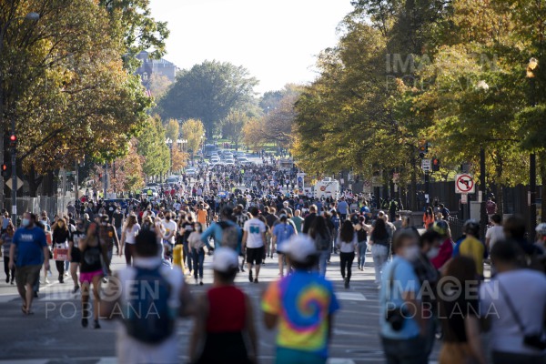 200,000 estadounidenses morirían por COVID-19 antes de una vacuna, dice Biden
