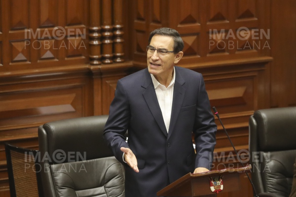 Congreso de Perú aprueba destitución del presidente por corrupción