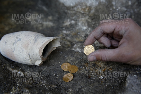 Encuentran monedas de oro milenarias cerca del Muro de las Lamentaciones