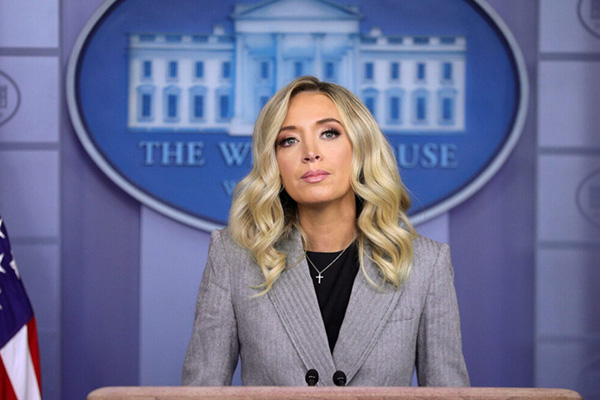 Fox News corta a portavoz de la Casa Blanca por sugerir fraude electoral