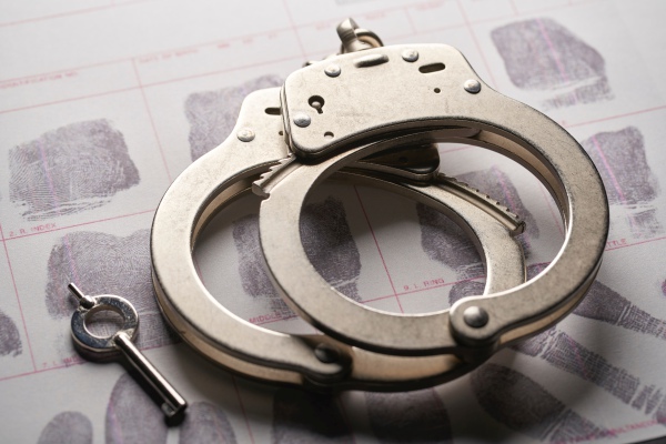 FGE detiene a estrangulador de mujer y su hijo
