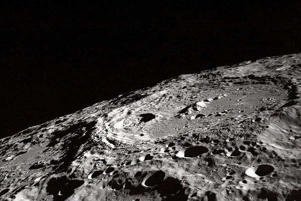 Firma inglesa desarrollará tecnología para extraer oxígeno de las piedras lunares