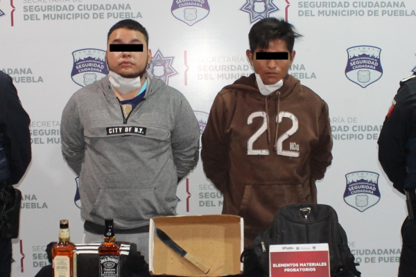 Policías municipales capturan a dos asaltantes de tiendas de conveniencia