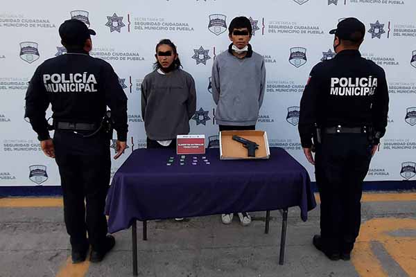 Atrapan policías municipales a dos pájaros de cuenta