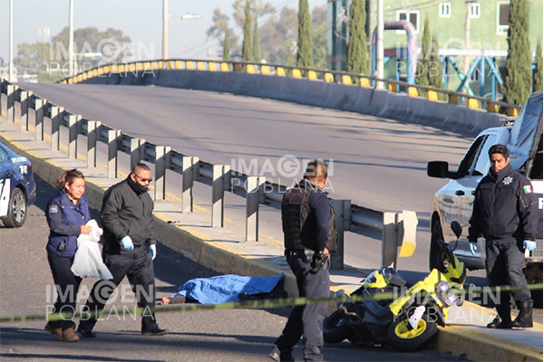 Perece Policía Auxiliar tras accidente en motocicleta