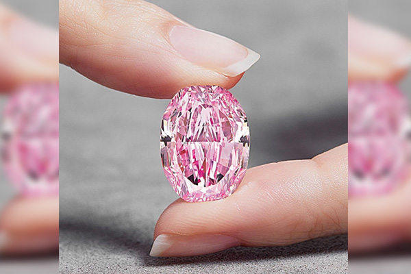 Subasta del diamante púrpura-rosa más raro de la historia alcanza cifra récord