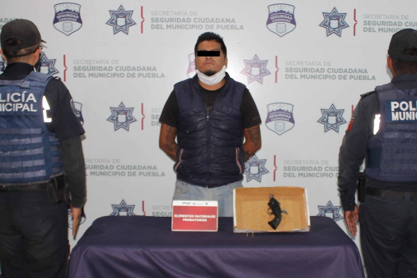 Rijoso sujeto detenido por escandalizar y además por portar un arma