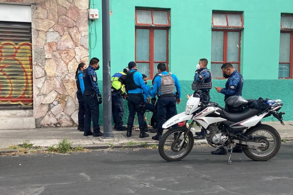 Policía derrapa yendo rumbo a un auxilio
