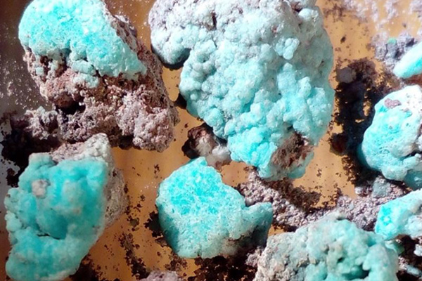 Científicos descubren nuevo mineral con potencial para usarse en baterías