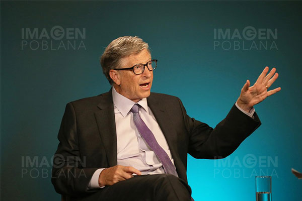 Bill Gates pronostica cómo cambiará el transporte aéreo tras la pandemia