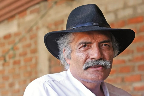 Reportan grave a José Manuel Mireles por complicaciones de COVID-19
