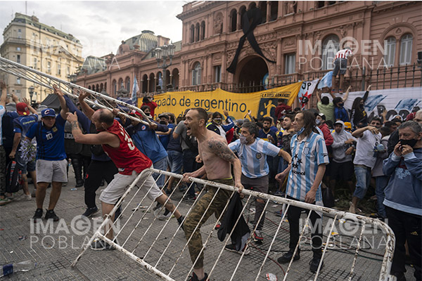 Disturbios en Buenos Aires durante el velorio de Maradona