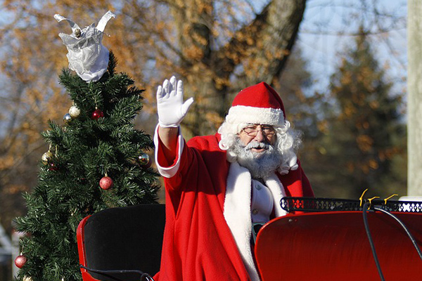 Gobierno del Reino Unido permite a Papá Noel no llevar mascarilla