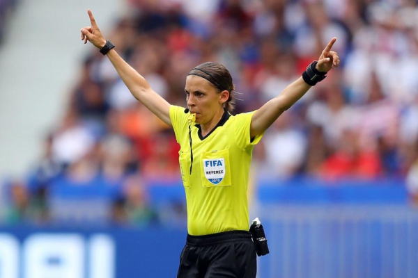 Por primera vez, una mujer será árbitra principal de un partido de la Champions