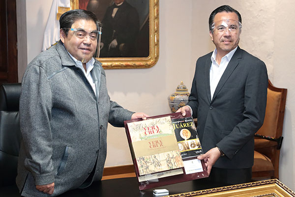 Miguel Barbosa se reúne en Casa Aguayo con Cuitláhuac García
