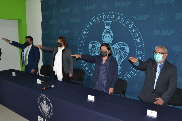 Rinden protesta directores de cuatro unidades académicas de la BUAP