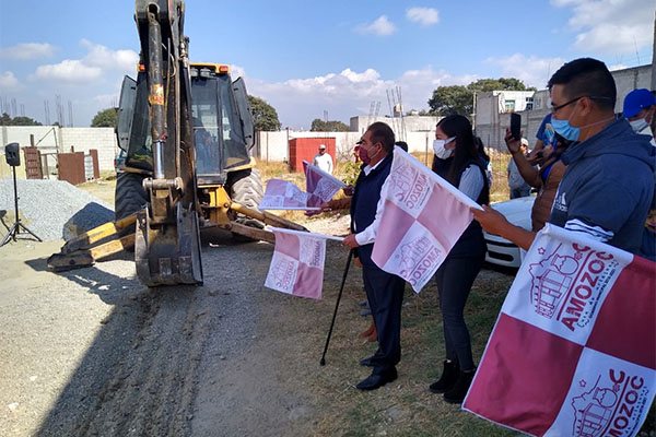 Vecinos de San Juan Chachapa contarán con nuevo drenaje sanitario