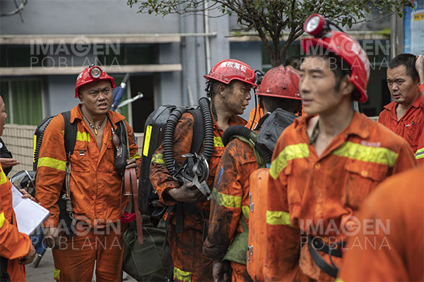 Quedan atrapados 23 mineros por accidente en mina de China