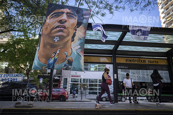 Juez argentino otorga a médico de Diego Maradona la exención de prisión