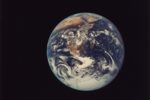 Planeta tierra, casi en el centro de la galaxia