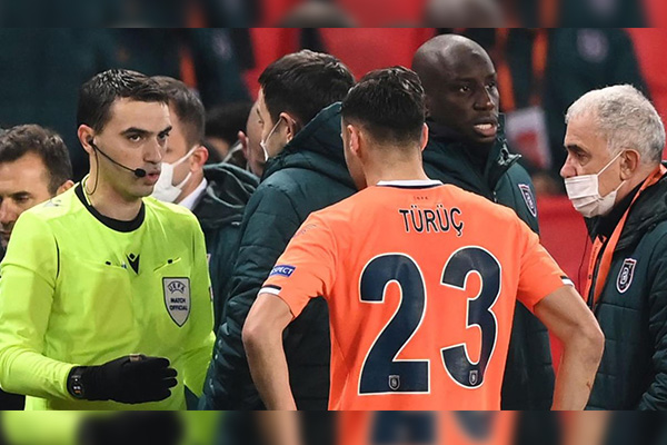 PSG y Estambul abandonan la cancha por insulto racista contra Pierre Webó
