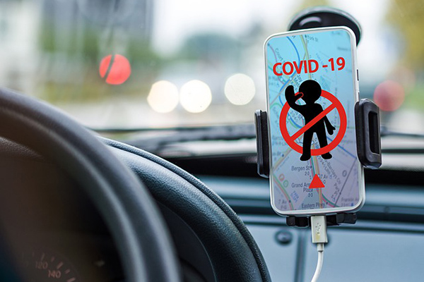 Cuál es la mejor manera de disminuir el riesgo contagio de COVID-19 en un auto
