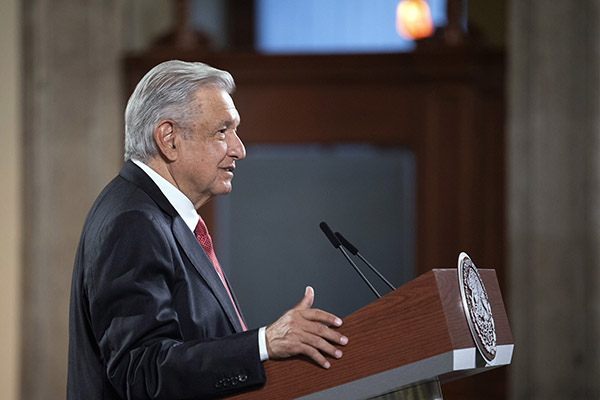 AMLO pide al Congreso postergar debate de ley sobre outsourcing