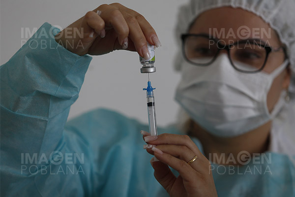 ¿Es segura la vacuna Pfizer a pesar de la muerte de 2 personas inoculadas?