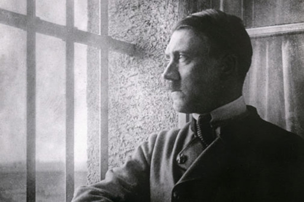 "No soy como él": el Adolf Hitler de Namibia se indigna por la comparación con el líder nazi