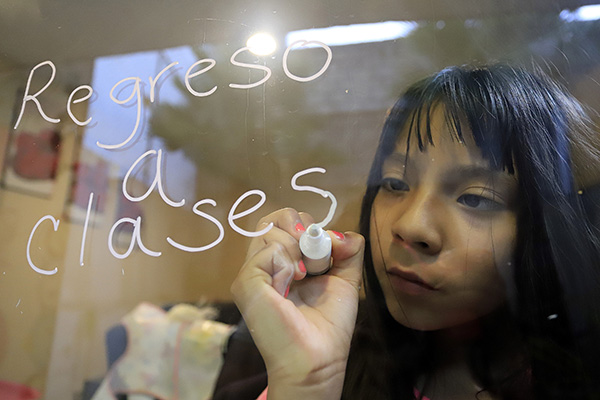 Regreso a clases presenciales, riesgo latente pese a semáforo verde