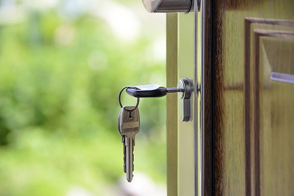 Tips para proteger una casa mientras se está de viaje