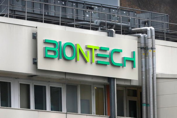 Jefe de BioNTech cree que se logrará controlar al COVID-19 en los próximos nueve meses