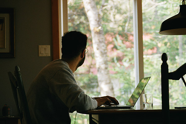 Ven complicado que empresas paguen internet y luz por home office