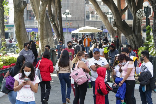 Mexicanos, con argumentos incongruentes contra la vacuna COVID-19
