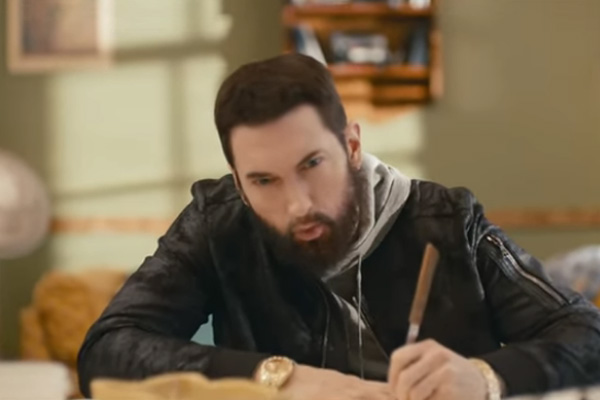 Eminem apunta a Trump y a Pence en su nuevo video viral