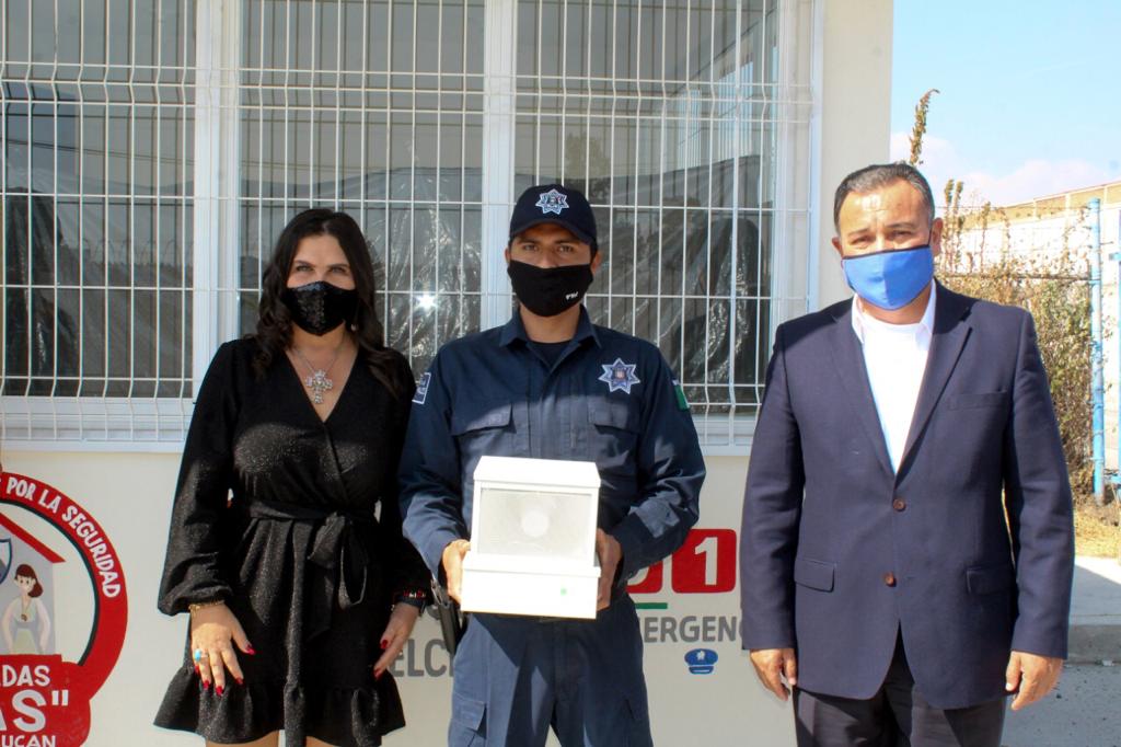 Norma Layón recibe alarmas sonoras para los módulos de vigilancia