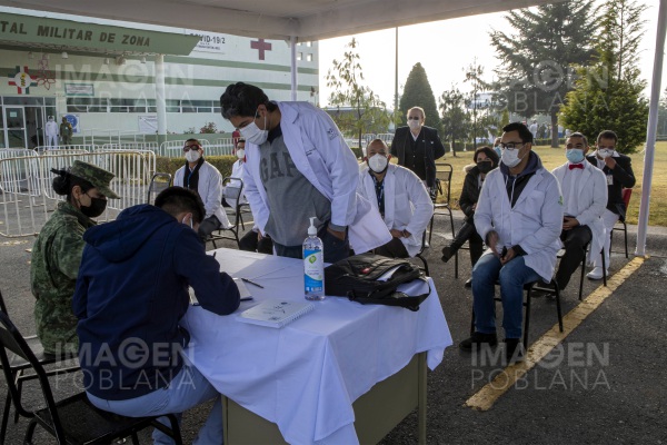 Se vacunaron en la CDMX casi 5,000 trabajadores de la salud