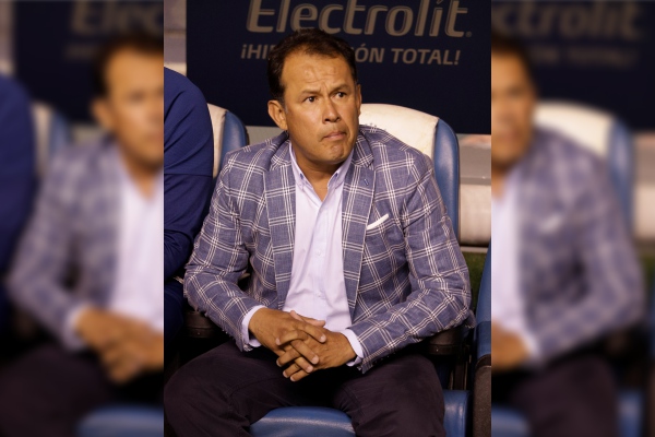 Juan Reynoso se convierte en el nuevo técnico del Cruz Azul