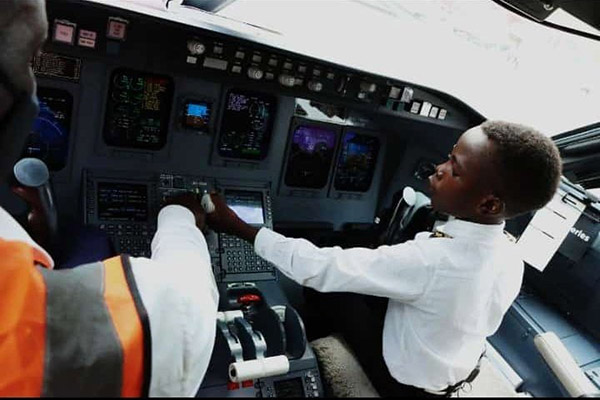 Es piloto de solo 7 años y ya sueña con viajar al espacio