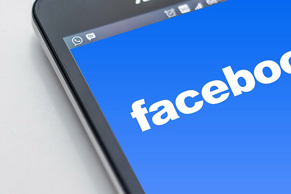 Facebook extiende el bloqueo de cuenta de Trump hasta la transición del poder
