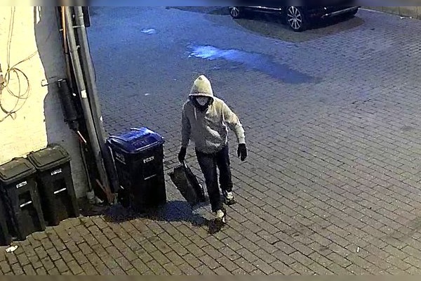 El FBI busca a un sospechoso de colocar bombas en el Capitolio