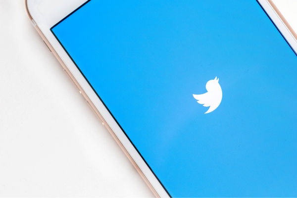 Twitter suspende en forma permanente cuenta de Donald Trump