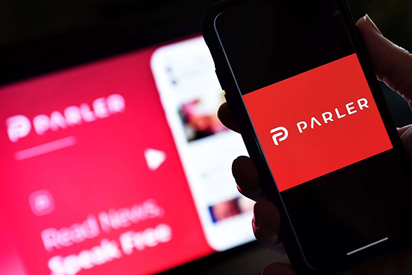 Qué es Parler y por qué Apple y Google suspendió su descarga en sus tiendas de apps
