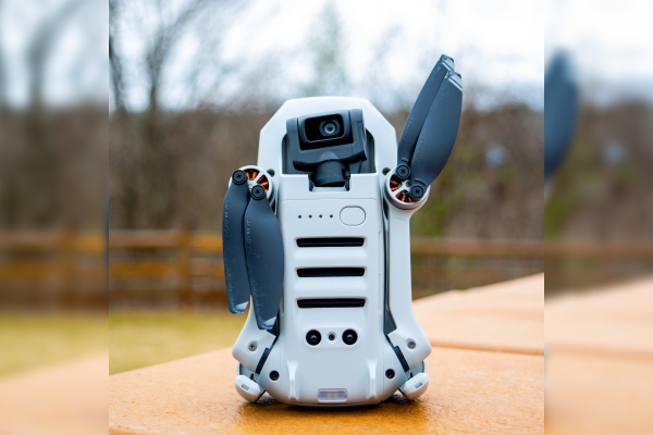 Presentarán robot autónomo que limpia espacios de COVID-19