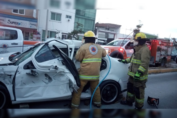 Sujeto alcoholizado impacta camión de RUTA