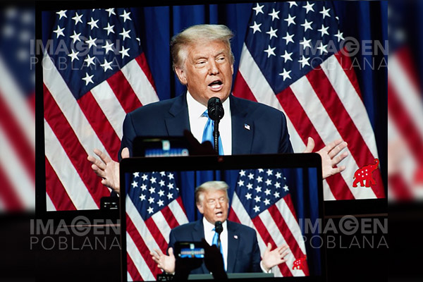 Trump describe posible juicio político en su contra como “ridículo”