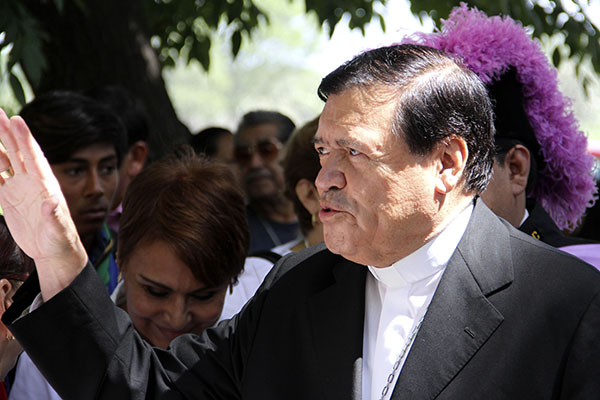 Hospitalizan al arzobispo emérito Norberto Rivera por COVID-19