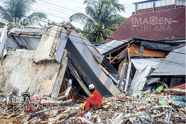 Sube a 73 la cifra de muertos por el terremoto en la isla de Célebes